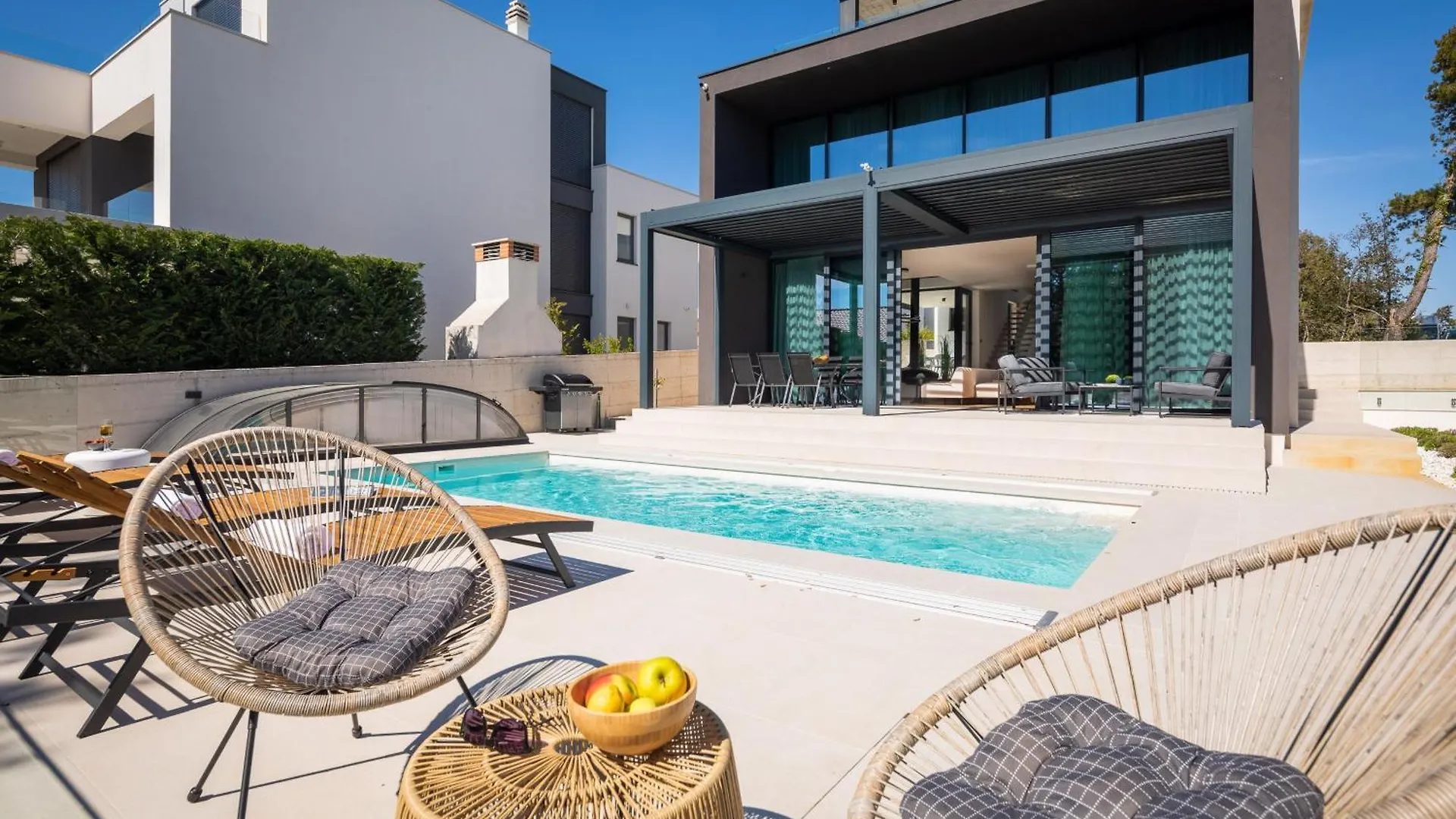 Villa Acacia With Heated Pool Petrcane