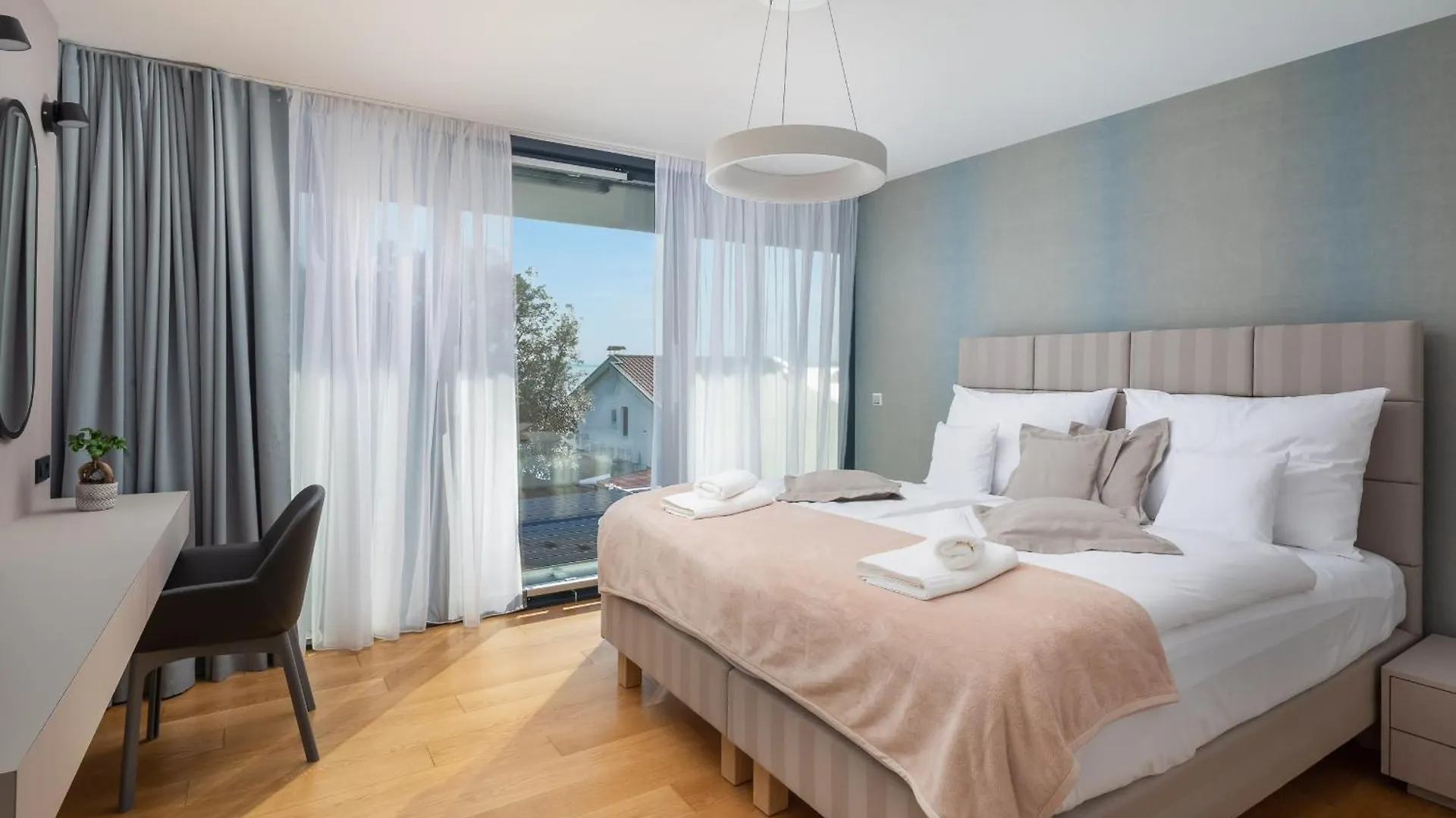 Villa Acacia With Heated Pool Petrcane