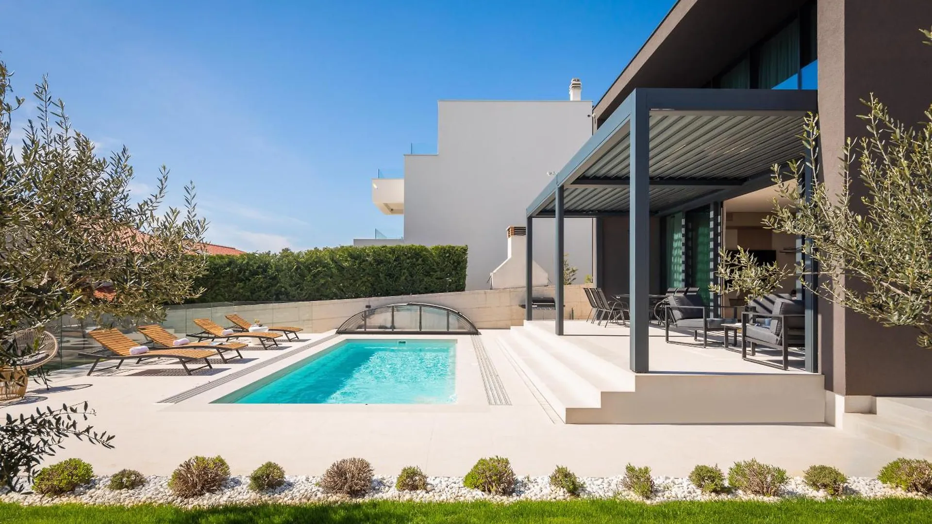 Villa Acacia With Heated Pool Petrcane 0*,