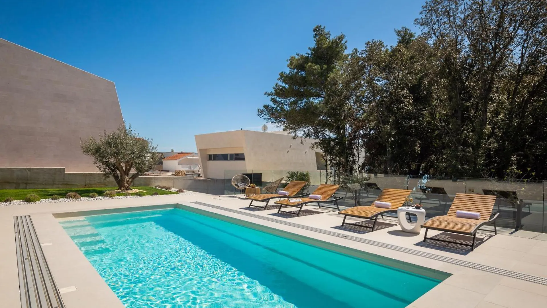 Villa Acacia With Heated Pool Petrcane
