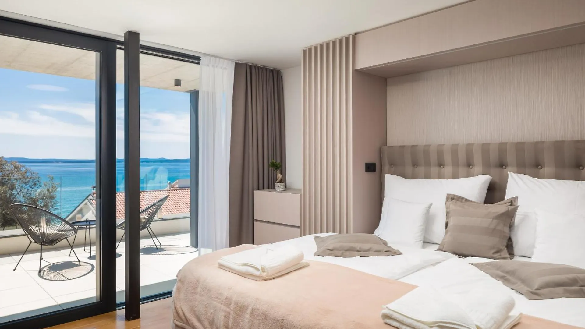 Villa Acacia With Heated Pool Petrcane