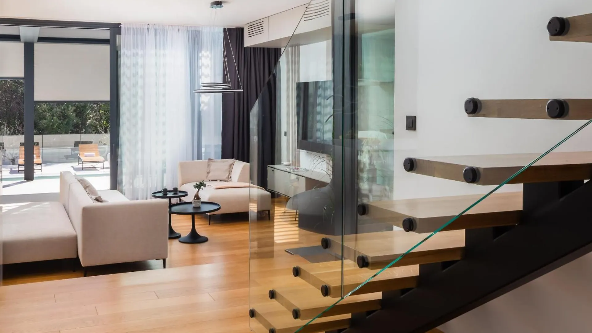 Villa Acacia With Heated Pool Petrcane