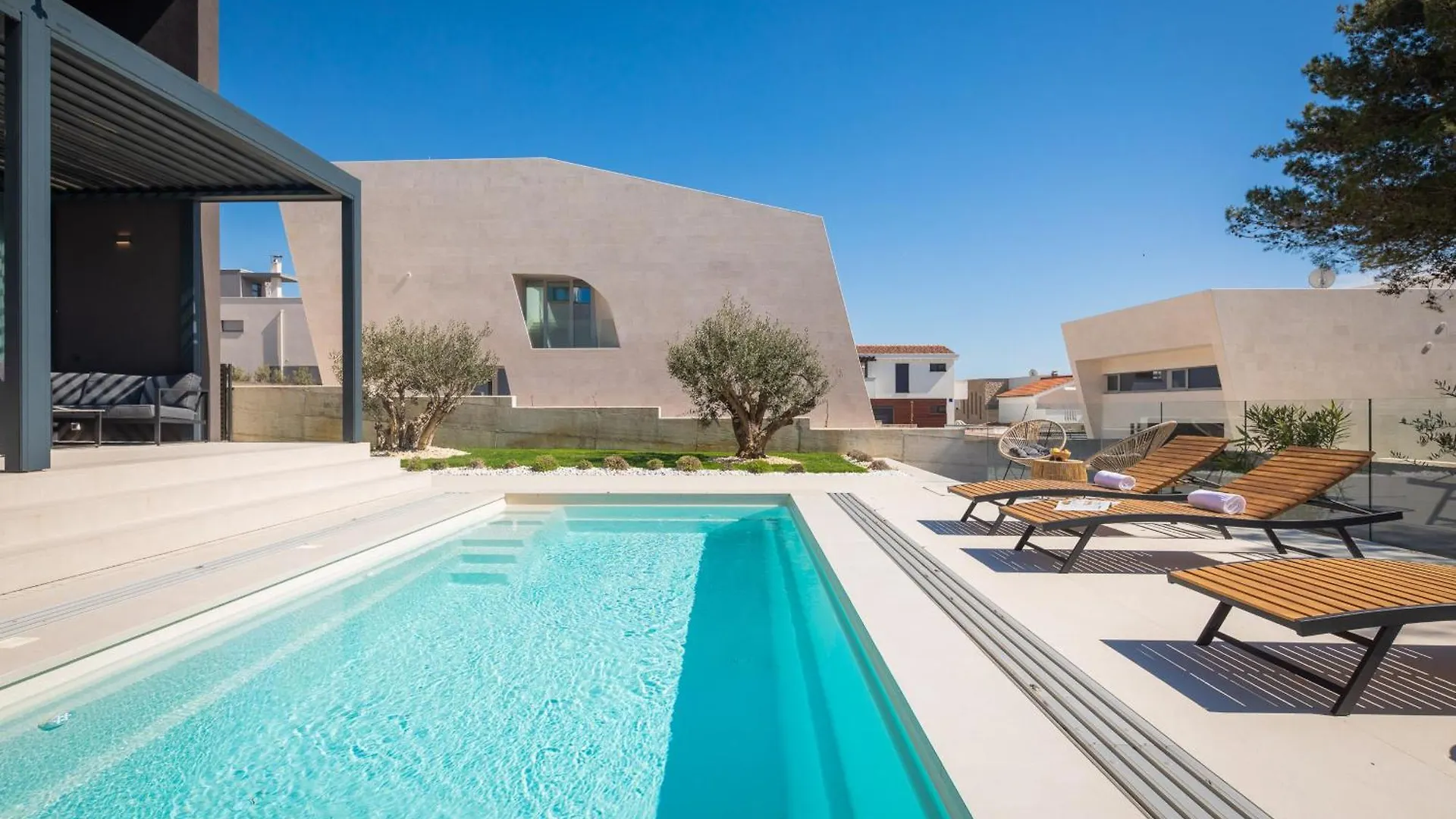 Villa Acacia With Heated Pool Petrcane