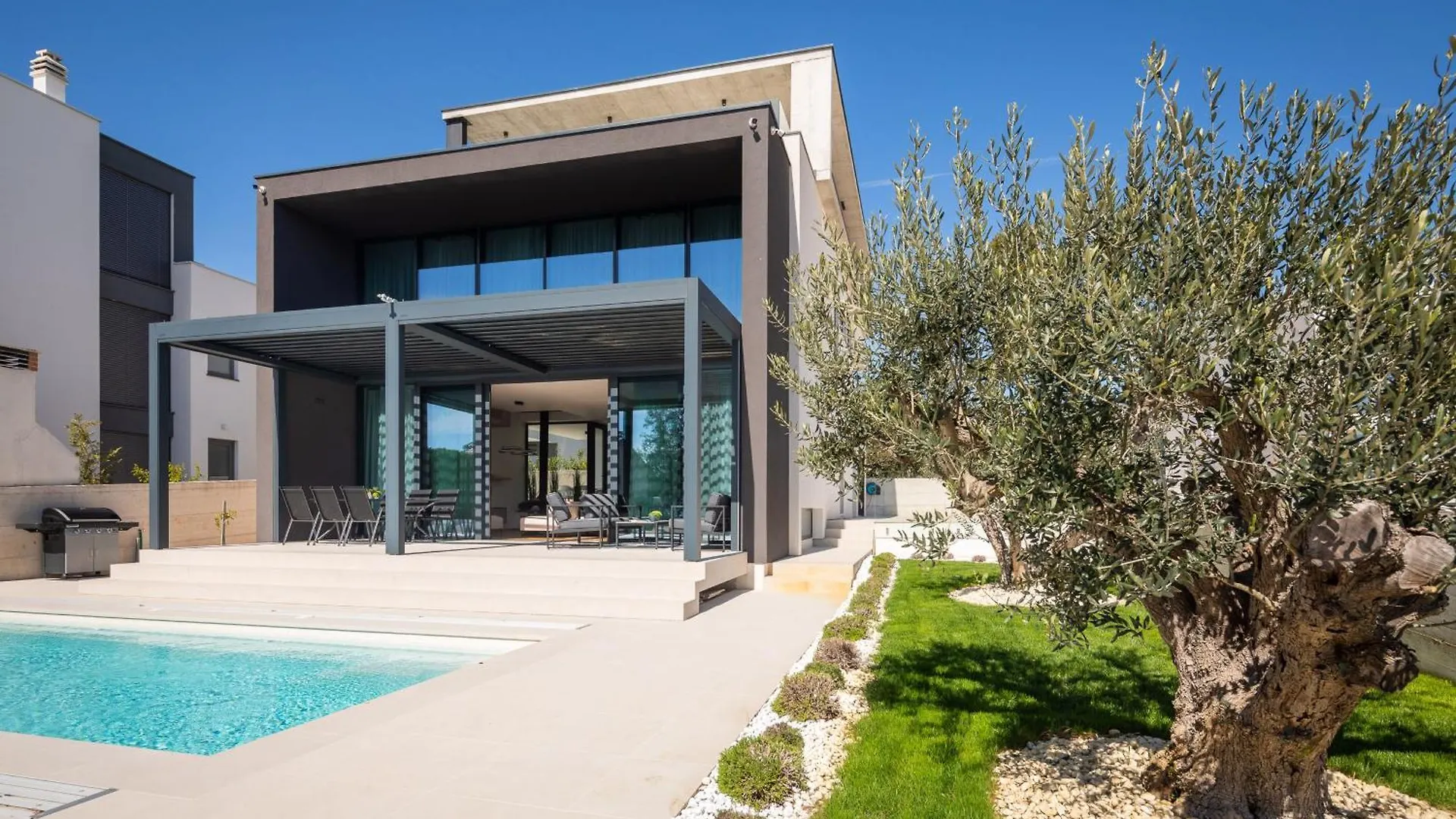 Villa Acacia With Heated Pool Petrcane