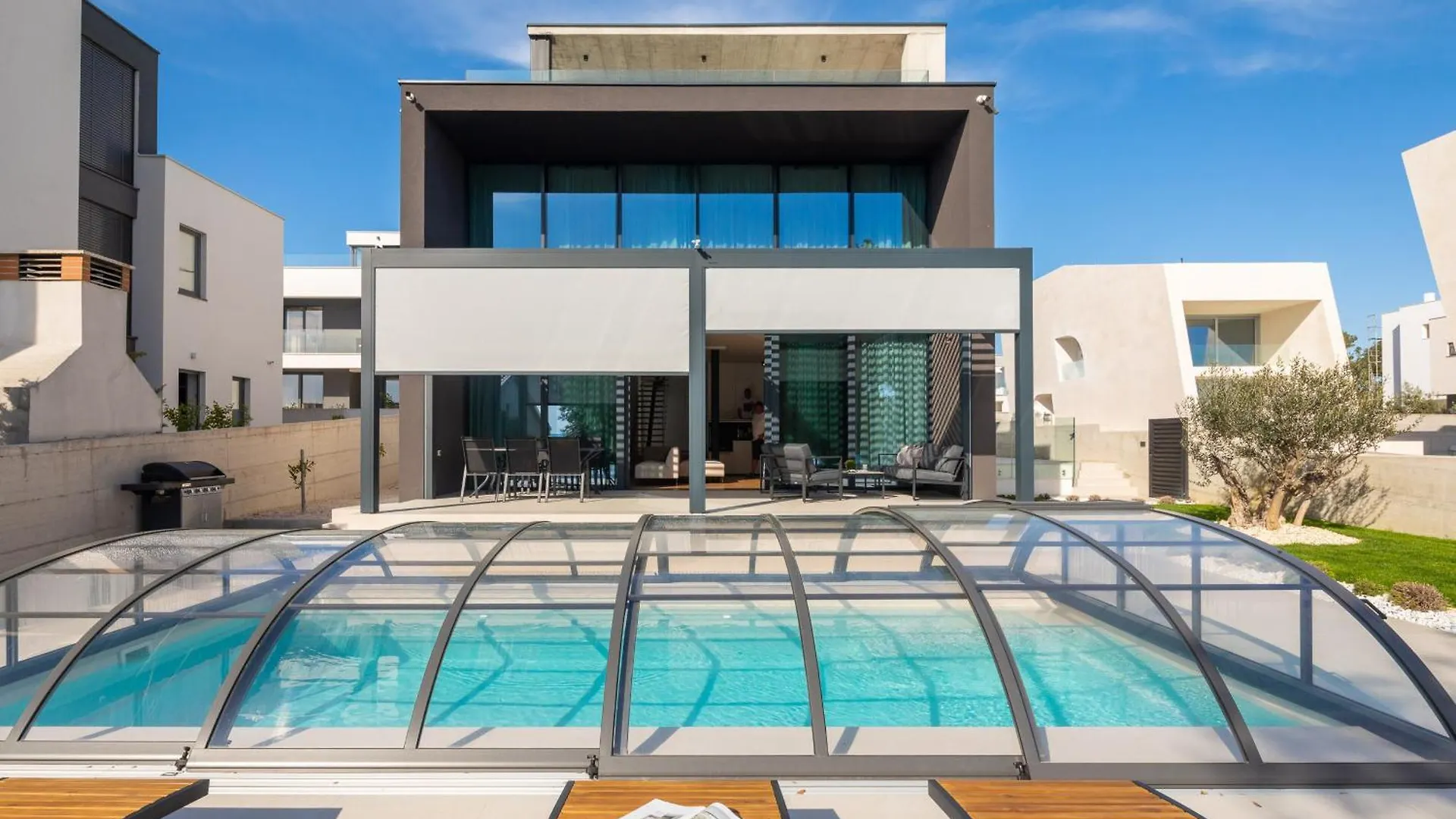 Villa Acacia With Heated Pool Petrcane