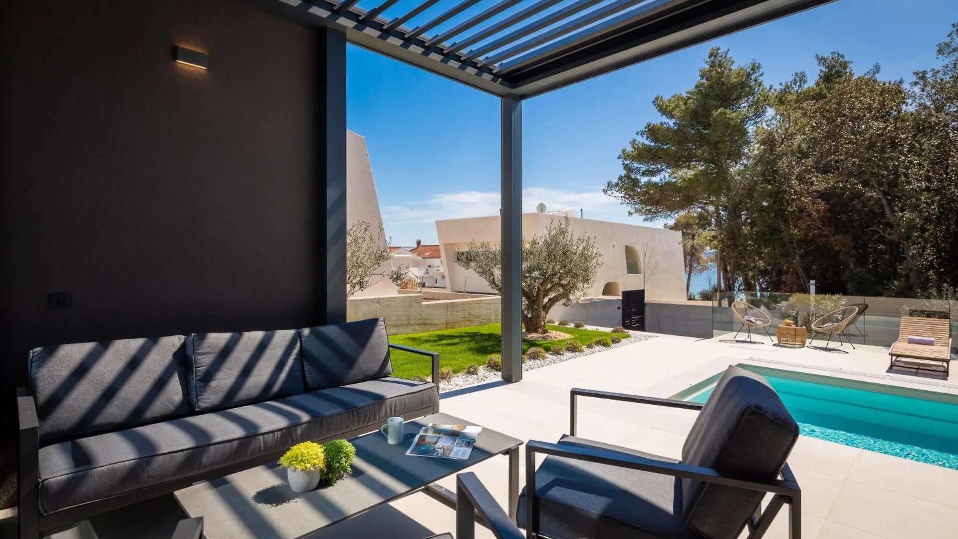 Villa Acacia With Heated Pool Petrcane 0*,