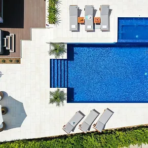  Apartmán Villa Pino With Pool, Sauna & Jacuzzi